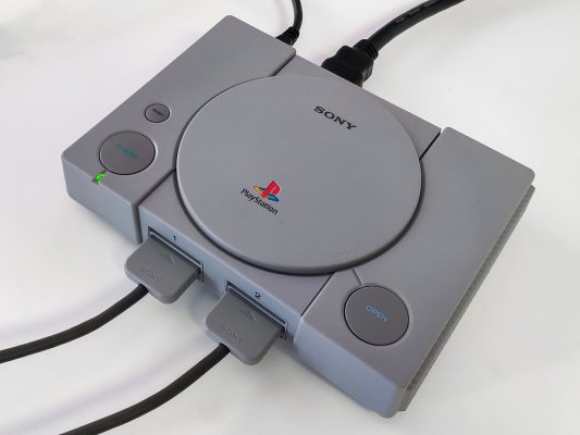 Мода на ностальгию: первый взгляд на PlayStation Classic