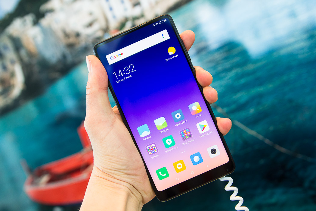 Xiaomi готовит смартфон с двумя цветными дисплеями