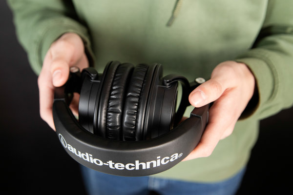 Легендарный звук без проводов: Audio-Technica ATH-M50xBT