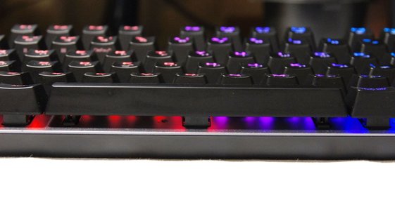 Тест игровой клавиатуры ASUS TUF Gaming K7: механика с огоньком