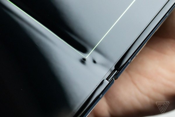 Samsung отложила выпуск Galaxy Fold из-за проблем с экраном