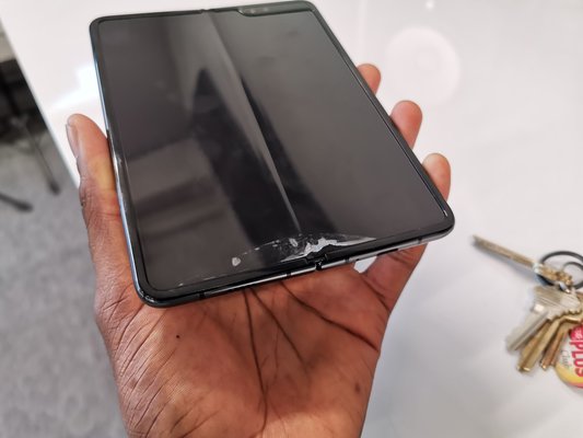 Samsung отложила выпуск Galaxy Fold из-за проблем с экраном