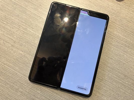 Samsung отложила выпуск Galaxy Fold из-за проблем с экраном