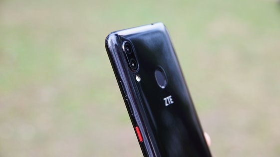 Обзор смартфона ZTE Blade V10 Vita: привлекательность в мелочах — Большой дисплей “с изюминкой”. 10