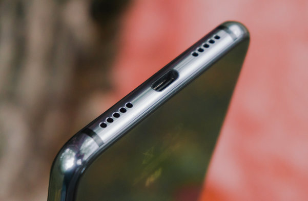 Обзор Xiaomi Mi 9 SE. Флагманы — переплата