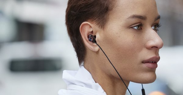 OnePlus анонсировала наушники Bullets Wireless 2