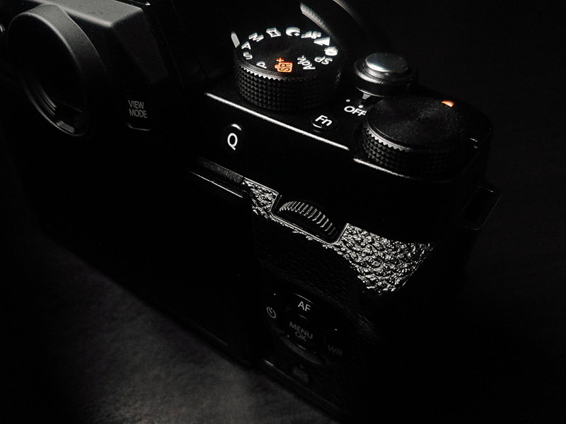 Лёгкий и фотографии отличные. Тест Fujifilm X-T100