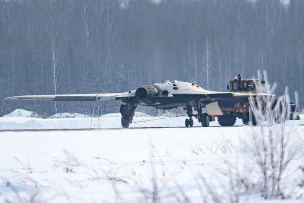 Российский стелс-беспилотник «Охотник» впервые поднялся в воздух