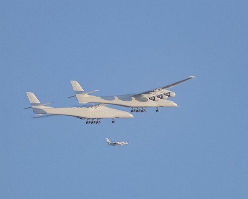 Reuters: закрывается компания, создавшая гигантский самолёт Stratolaunch