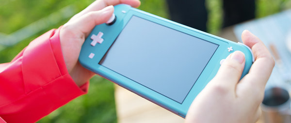 Nintendo представила Switch Lite без отсоединяемых контроллеров и поддержки дока