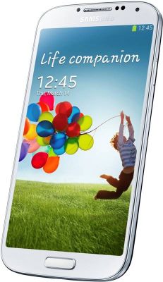 HTC One против Samsung I9500 Galaxy S4