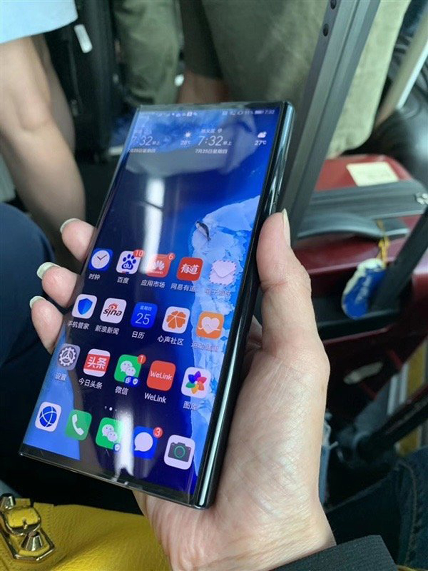 Новый хуавей мате х5. Хуавей Mate x. Новый Huawei Mate x. Смартфон Huawei Mate x3. Складной Хуавей.