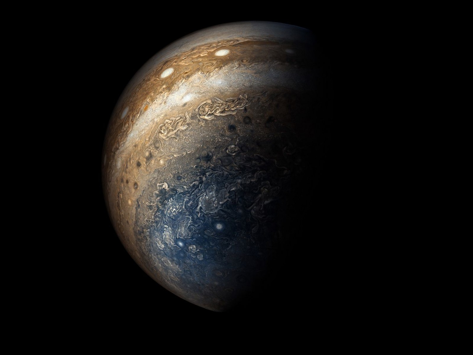 Астрономы уверены, что Юпитер в молодом возрасте мог столкнуться с небольшо...