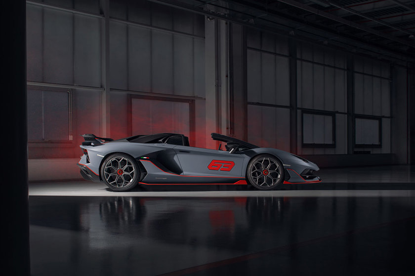Lamborghini показала пару новых резвых суперкаров