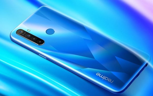 Realme представила первые бюджетные смартфоны с 5 камерами