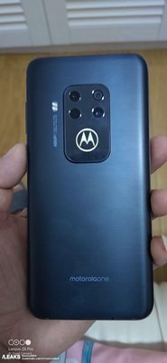 Motorola One Zoom с квадрокамерой засветился в интернет-магазине