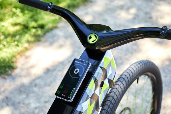 Skoda представила электрический велосипед без педалей