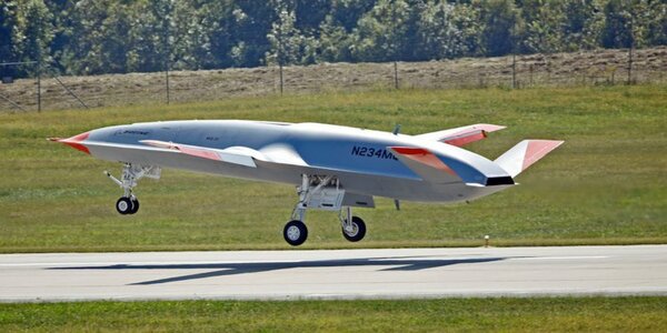 Беспилотный заправщик Boeing MQ-25 провёл первый тестовый полёт