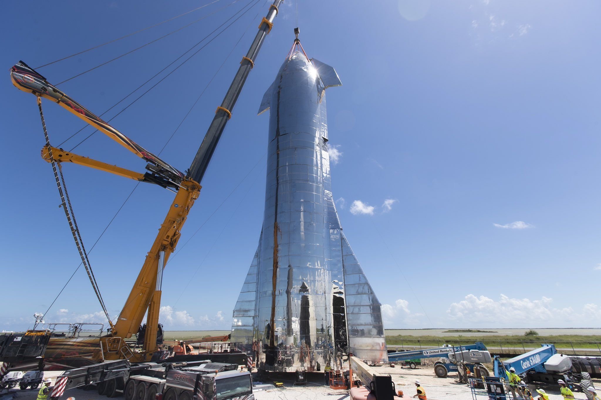Видео: SpaceX уже строит ракету Starship следующего поколения для полётов на Марс и Луну