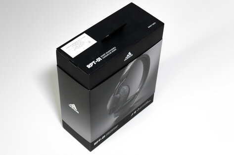 Спортивный эталон: обзор наушников Adidas RPT-01