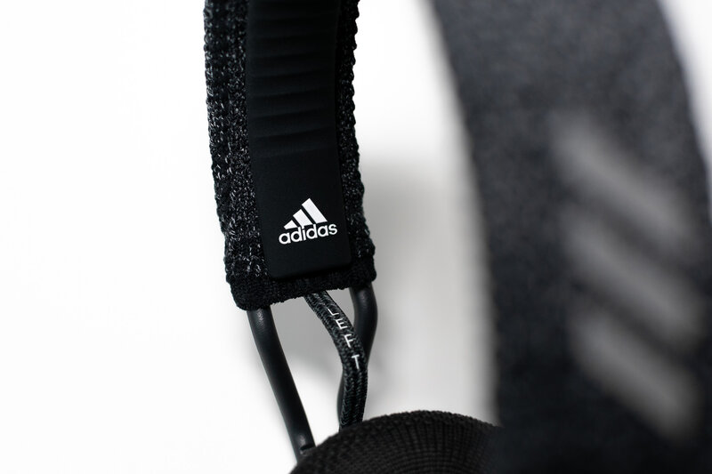 Спортивный эталон: обзор наушников Adidas RPT-01
