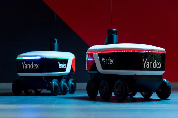 Яндекс тестирует в Москве роботов-курьеров
