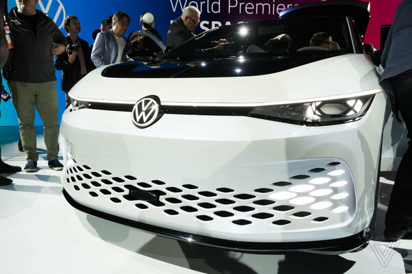 Volkswagen показал футуристичный электроуниверсал, который проедет 500 километров без «заправки»