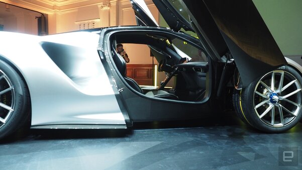 Lotus показала электрический суперкар Evija: он готов к экстремальным скоростям