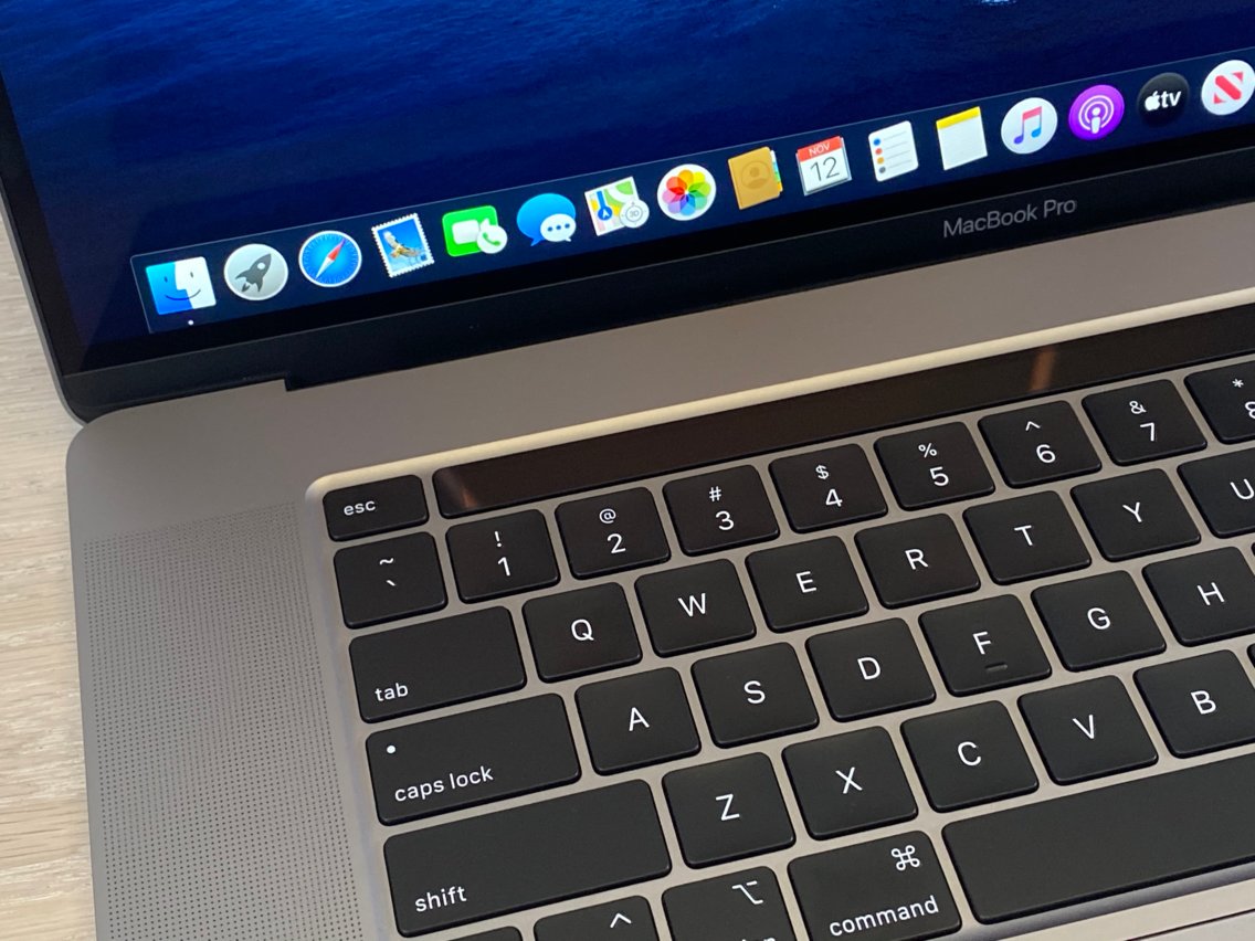 У новых MacBook Pro на 16 дюймов сильно хрустят динамики, но Apple обещает все исправить