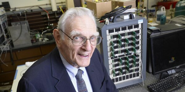 За что дали Нобелевскую премию 2019: как литий-ионные батареи изменили мир
