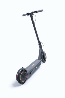 Ninebot-Segway представила в России свой самый быстрый самокат