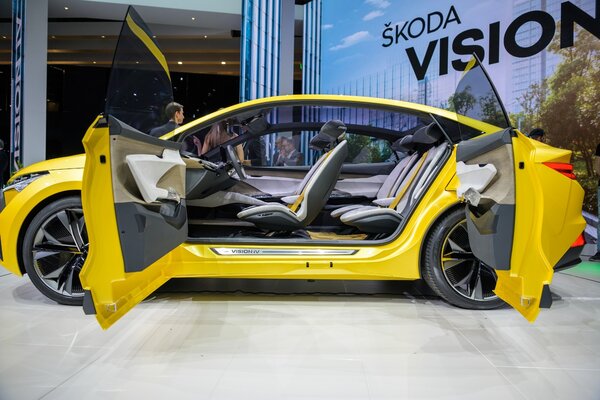 Skoda ENYAQ станет первым электрическим кроссовером автопроизводителя