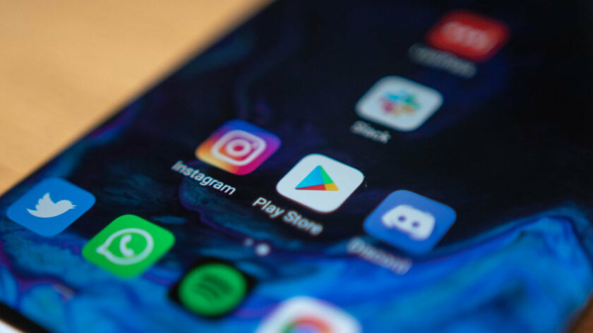 Фальшивые отзывы — главная проблема Google Play и App Store в 2020 году
