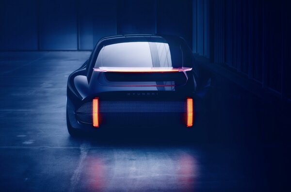 Если Tesla скрестить с Porsche: Hyundai показала свое видение электрокара из ближайшего будущего