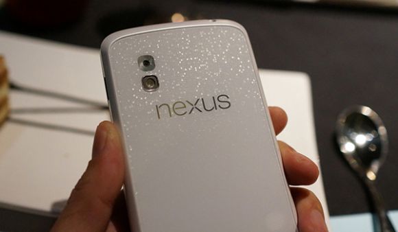 Google планирует выпуск Android 4.3 JB и белого Nexus 4 в начале июня