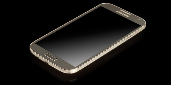 Galaxy S IV от Samsung получит корпус из золота и платины