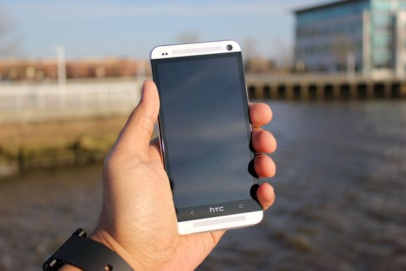 HTC продала 5 миллионов смартфонов One