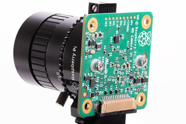 У Raspberry Pi теперь есть фирменная камера со сменными объективами