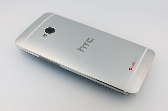 HTC будет применять в своих смартфонах жидкий металл