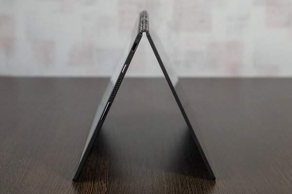 Обзор Lenovo Yoga Book C930: сенсорная ч/б-клавиатура и открытие стуком по крышке — Внешний вид и эргономика. 5