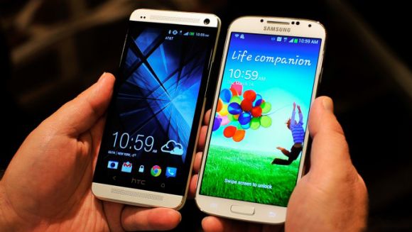 Битва Титанов: SAMSUNG Galaxy S IV vs HTC One