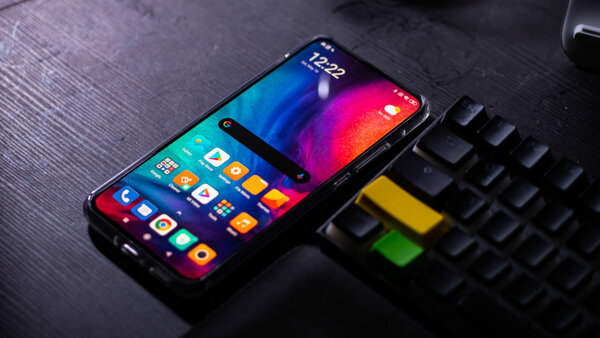 Какой смартфон купить в июне 2020: лучшие модели на любой бюджет — Лучший смартфон до 40 000 рублей — OnePlus 7T. 7