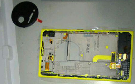 Больше фоток Nokia Lumia EOS