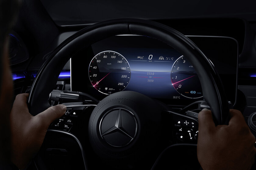 Новые модели Mercedes S-класса, оснащенные 3D-дисплеями, будут поддерживать AR