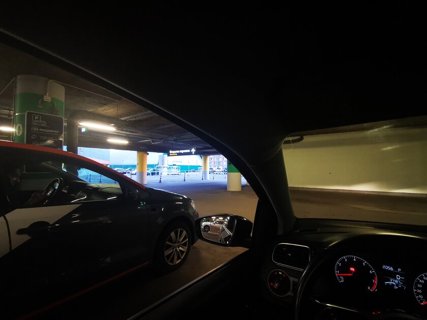 Протестировал бесплатный автомобильный кинотеатр от Xiaomi. Стоит ли ехать и есть ли подвохи