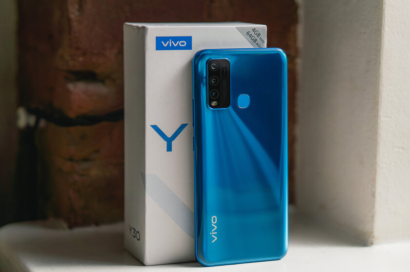 Обзор Vivo Y30: большая батарейка и 4 камеры