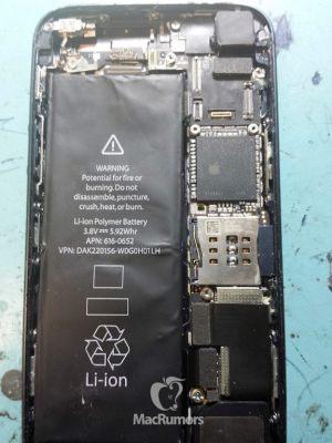В сети появились фото iPhone 5S, у которого есть двойная OLED-вспышка