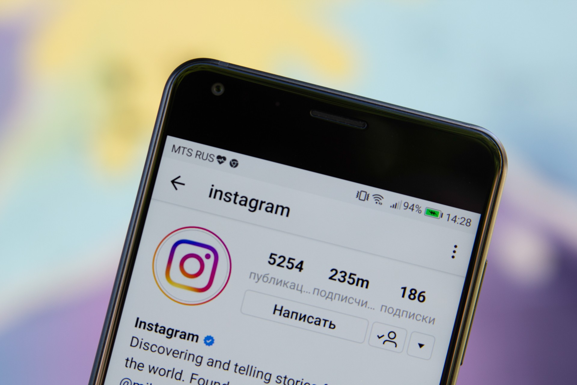 Facebook объединяет чаты Instagram и Messenger