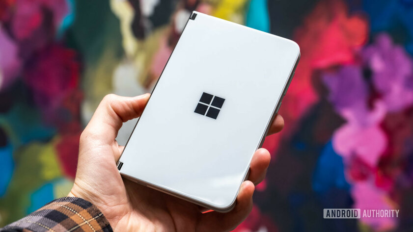 Каков Microsoft Surface Duo в жизни: складной смартфон, совсем не похожий на другие