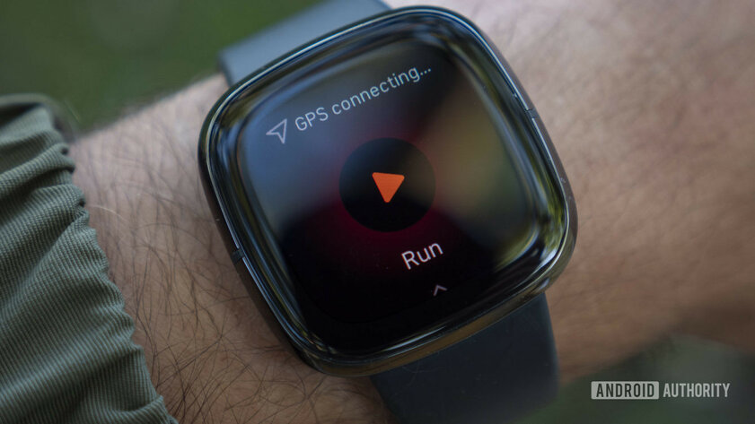 Обзор Fitbit Sense: точный GPS и хорошая автономность, но не без странностей